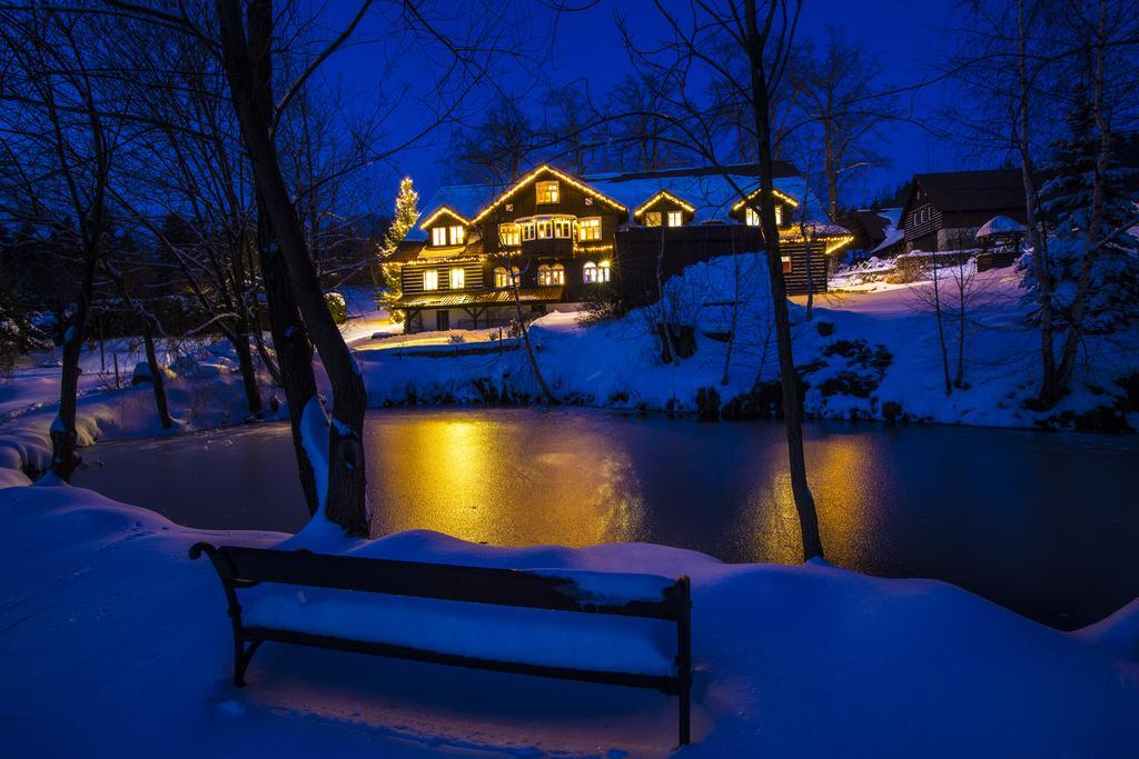 Chata Pod Lipami Hotell Rokytnice nad Jizerou Exteriör bild